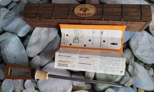 Ancien thermometre vin - thermometre, a