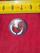 Insigne émaillé boutonnière