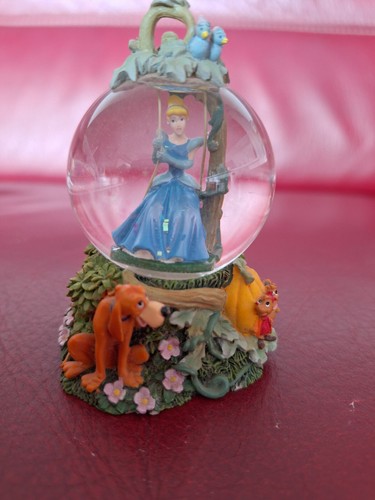 Boule neige figurine - , à