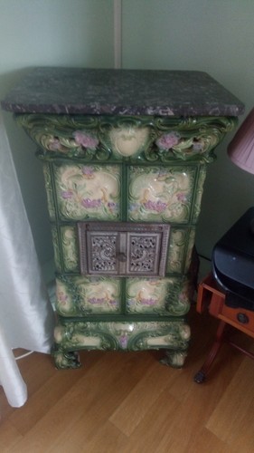 Poele ancien faience a - faience,