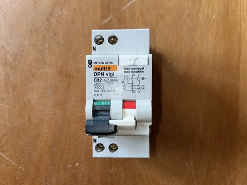 Disjoncteur differentiel 32a - disjoncteur,
