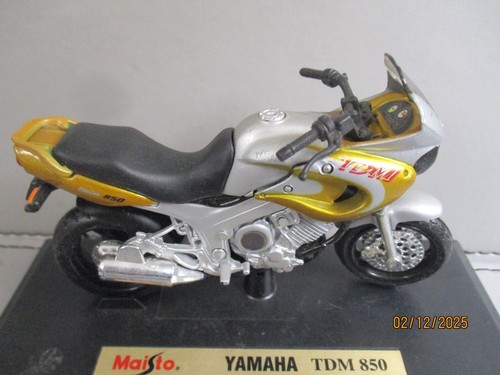 Moto yamaha 850 - 1/18,