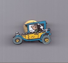 PIN'S . FRANQUIN . L A VOITURE FIAT ( GASTON LAGAFFE ) . 1991 . ( PIN'S 44 ) .