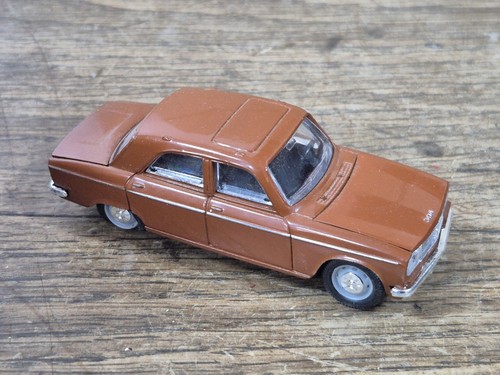 Voiture miniature peugeot 304 - voiture,
