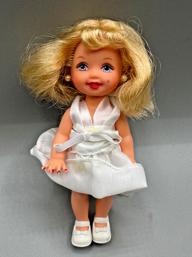 Lot dressed barbie - c, doll