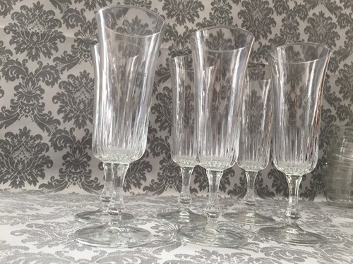 Service champagne grandes - service, a