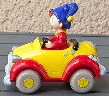 Figurine Oui-Oui Dans une