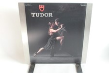 TUDOR Présentoir vitrine