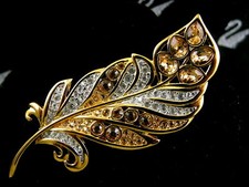 SIGNED SWAROVSKI SMOKEY TOPAZ COLORED CRYSTAL LEAF PIN ~BROOCH RETIRED RARE NEW