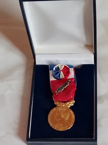 Médaille travail avec sa - médaille,