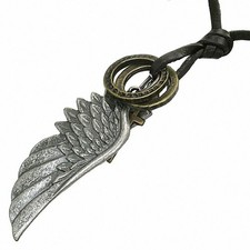 Collier en cuir brun avec