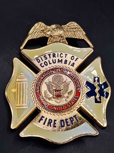 Médaille insigne des - , pompiers