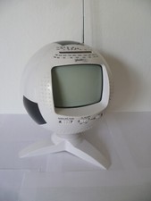 Ancienne TV Portable Radio en forme de ballon de foot diametre 23m Fonctionne