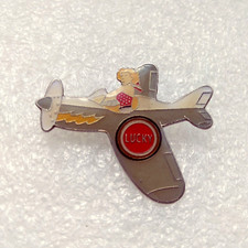 Pin's lapel pin pins