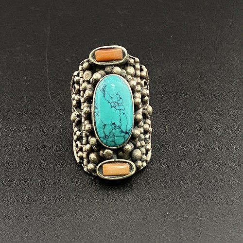 Bijou ancien traditionnel