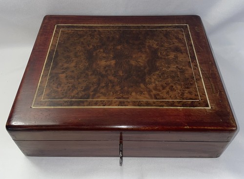 Ancienne grande boîte - , coffret