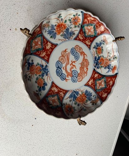Plat imari sur pied en - en,