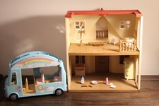 Lot petite maison Sylvanian Cottage bus crèche arc en ciel meubles accessoires