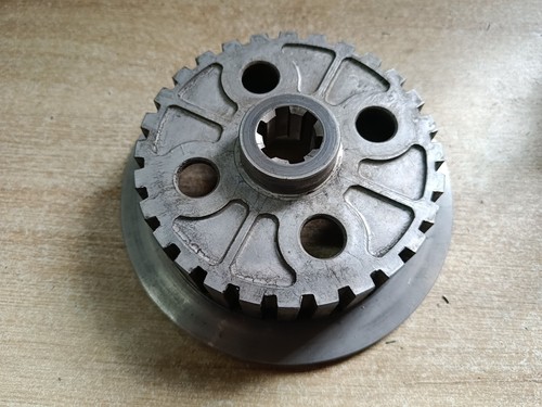 Une noix embrayage pour - pour, moto