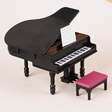 Piano miniature avec tabouret