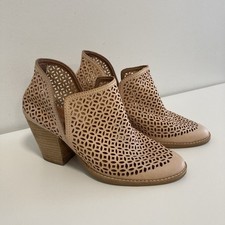 Chaussures bottines à talon