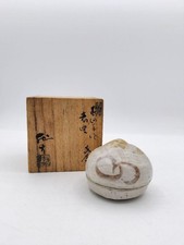 Ancienne boîte en bois porte