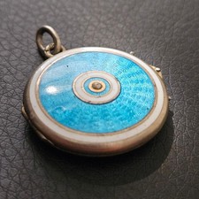 Pendentif porte photo reliquaire émaillé guilloché argent massif Russe