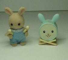 Sylvanian Families bébé lapin crème et son tambour