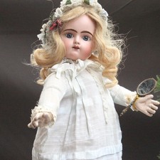 Robe Jumeau antique et bonnet