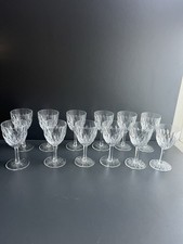 Lot 12 Verres A Vin En Cristal Baccarat modèle à écaille