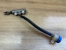 UN MAITRE CYLINDRE FREIN