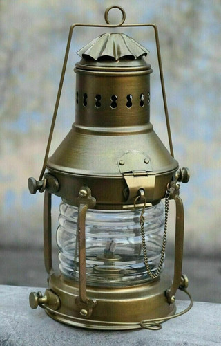 Ancienne lampe pétrole - ancienne,