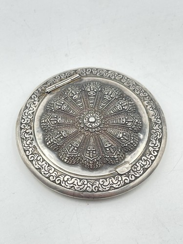 Réf poudrier argent - 79,