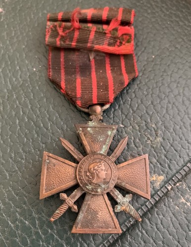 Ancienne médaille militaire - ancienne,