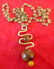 collier chaîne grain de café couleur or pendentif perles bois bijou vintage 4483