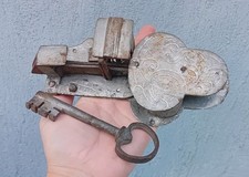 ANCIENNE SERRURE de PORTE Ancien loquet / verrou en fer avec sa clé