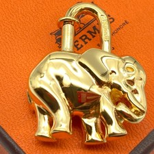 Pendentif breloque sac cadenas