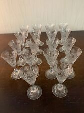 18 verres à liqueur modèle taillé épi cristal de Saint Louis (prix à la pièce)