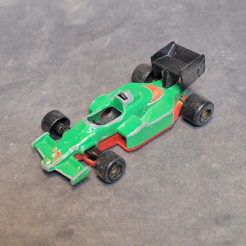 Petite voiture miniature