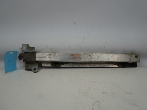 Renfort droit pare choc avant - renfort,