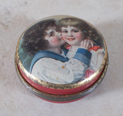 Ancienne petite boite métal - ancienne,