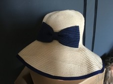 chapeau en paille ruban bleu