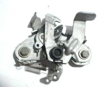 Fixation attache verrouillage capot Renault 19 phase 2 7700818091 / 7700818089