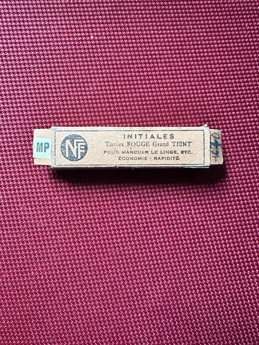 Boîte ancienne nf - ancienne, « nf
