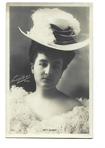 Spectacle opera femme - ,