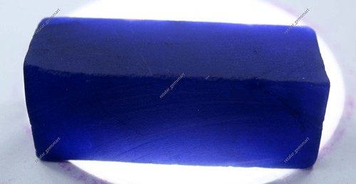 Pierre précieuse bleue - , en