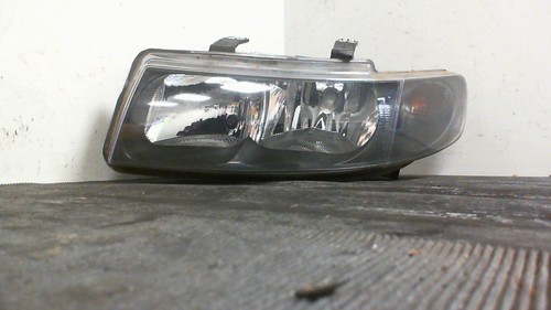 Phare vitre gauche seat leon - phare,