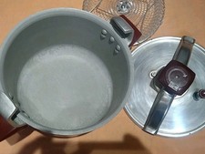 Pour Collectionneurs  Cocotte Minute Seb 8 Litres Alu Revêtement P.T.F.E ,  RARE
