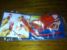 Kinder  surprise  Jeux d'hélices  UN87  +  BPZ   rouge