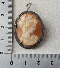 Ancien pendentif camée